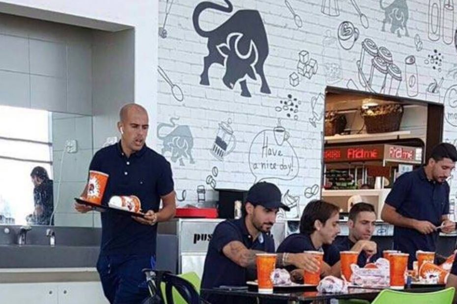 קבוצת פייסבוק כדורגלנים שכונתיים וסבירים